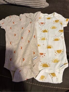Gerber Baby Short Sleeve Onesies Sun & Moon Set